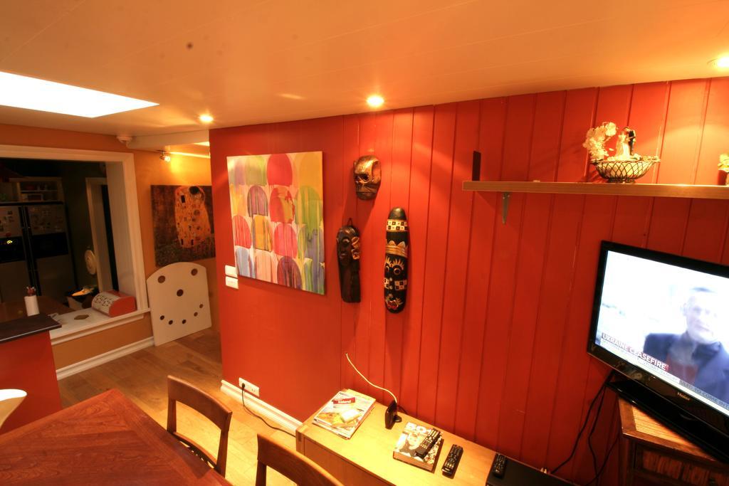 Our House Guesthouse เรคยาวิก ภายนอก รูปภาพ