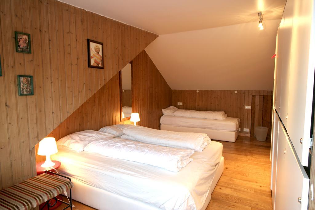 Our House Guesthouse เรคยาวิก ภายนอก รูปภาพ