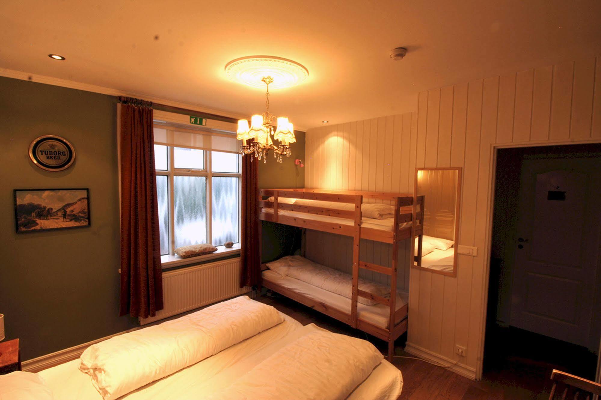 Our House Guesthouse เรคยาวิก ภายนอก รูปภาพ