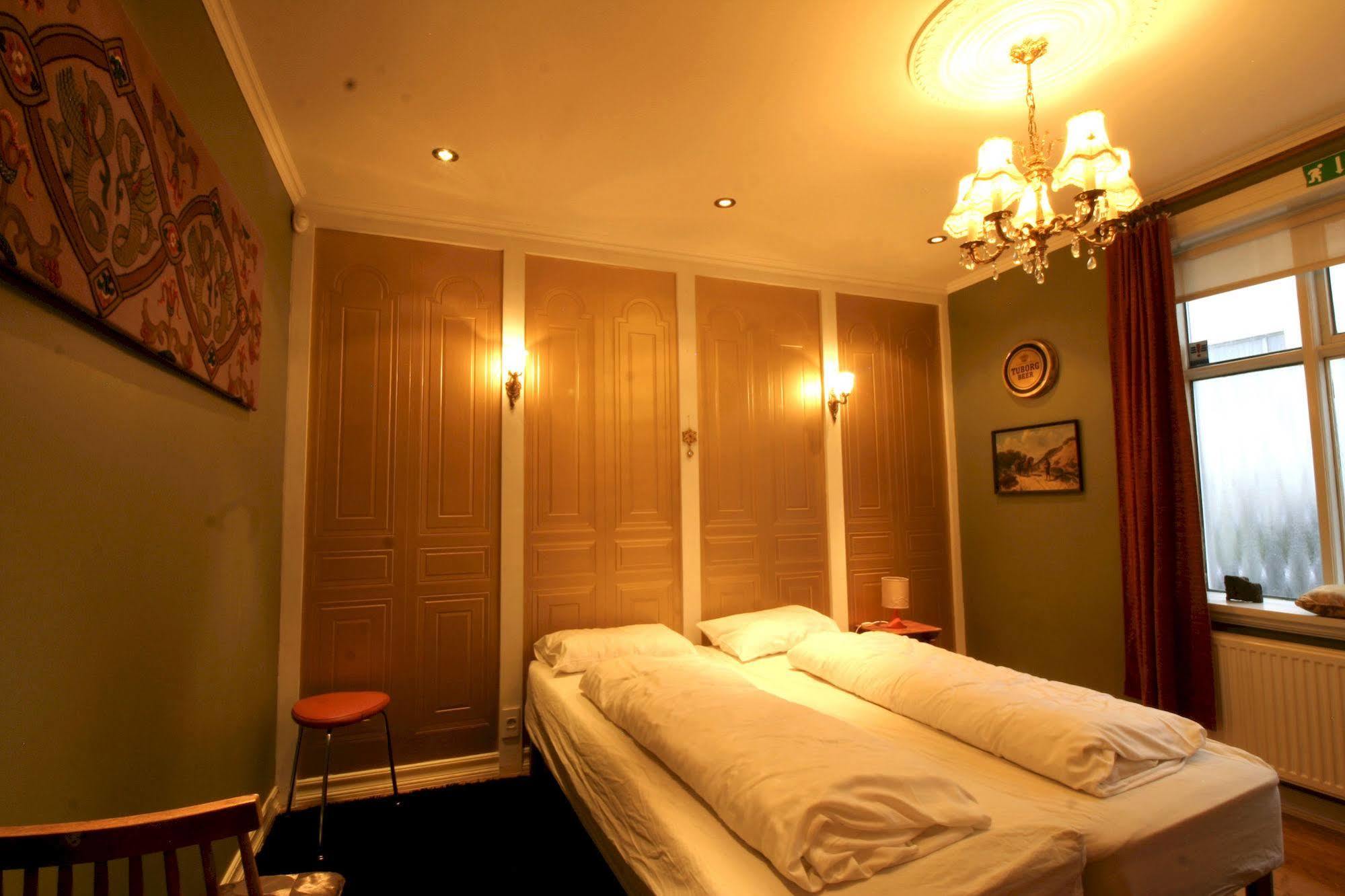 Our House Guesthouse เรคยาวิก ภายนอก รูปภาพ